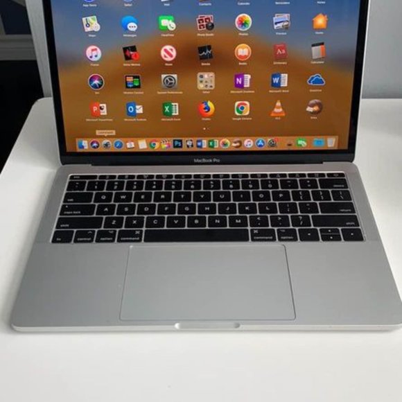 13" MacBook Pro 2016 - 2 GHz Core i5 + 8GB + 128SSD - Picture 1 of 8